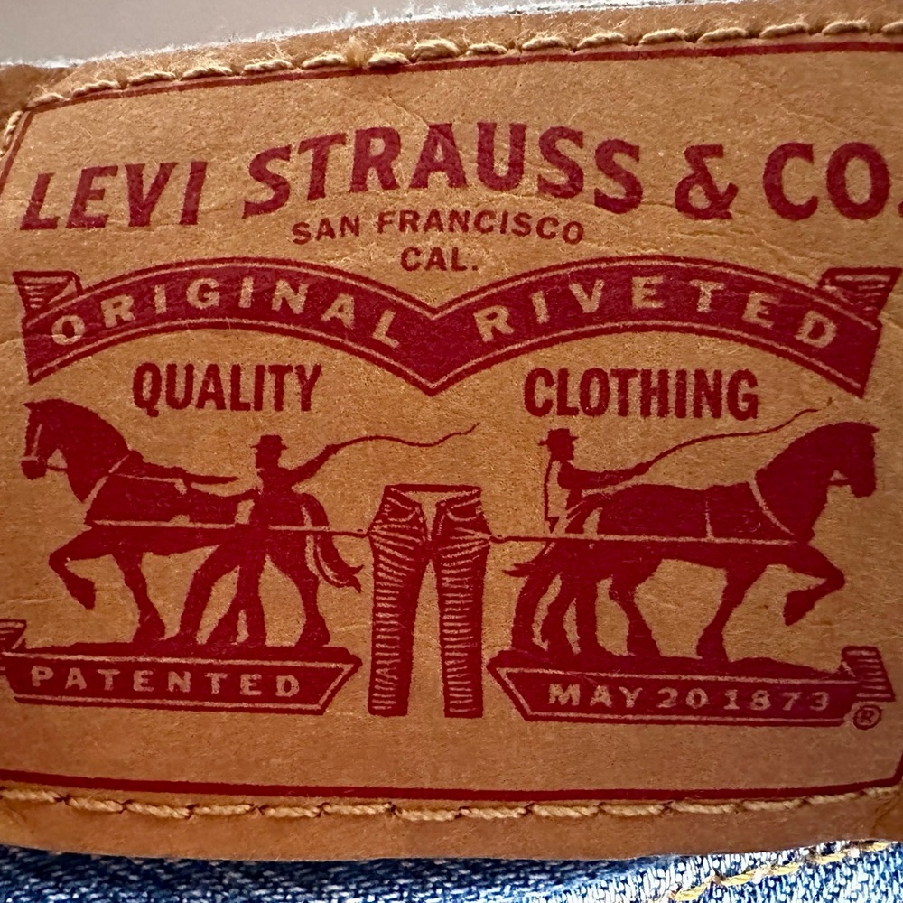 Levi women’s wide leg jeans